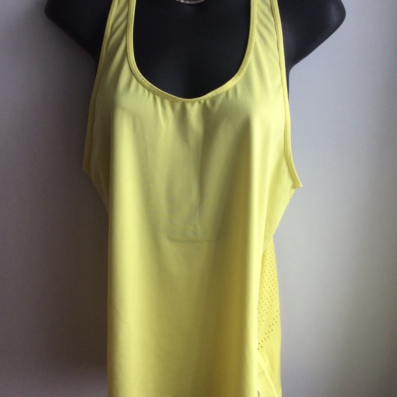 Gap Workout top - Picture 1 of 4